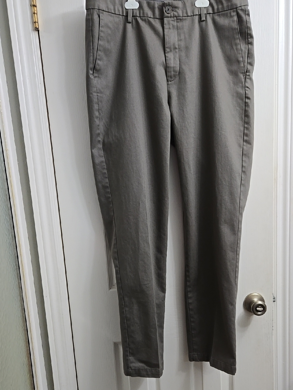 Men's Easycare Dockers Gray Casual Chino, Size 33×30.5
